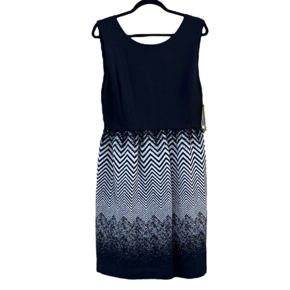 Alice + Olivia Chevron Print Black and White Wool Blend Dress NWT Large